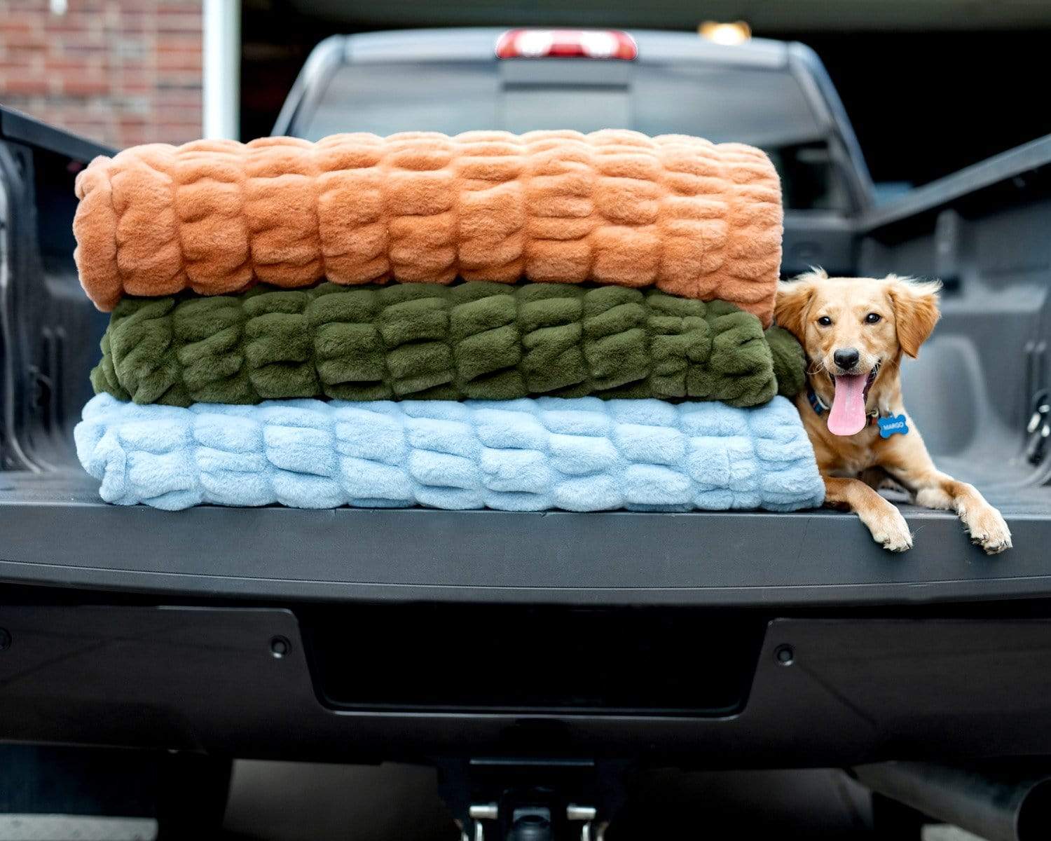 Hugs Copper Blanket - Image 6