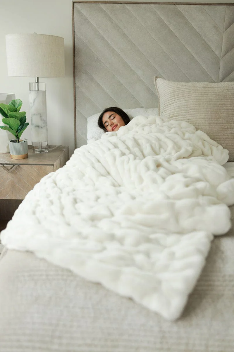 Hugs Cream Blanket - Image 3