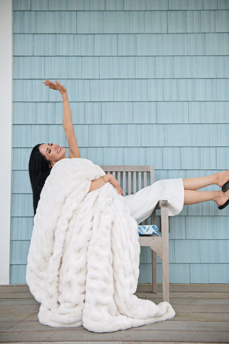 Hugs Cream Blanket - Image 5