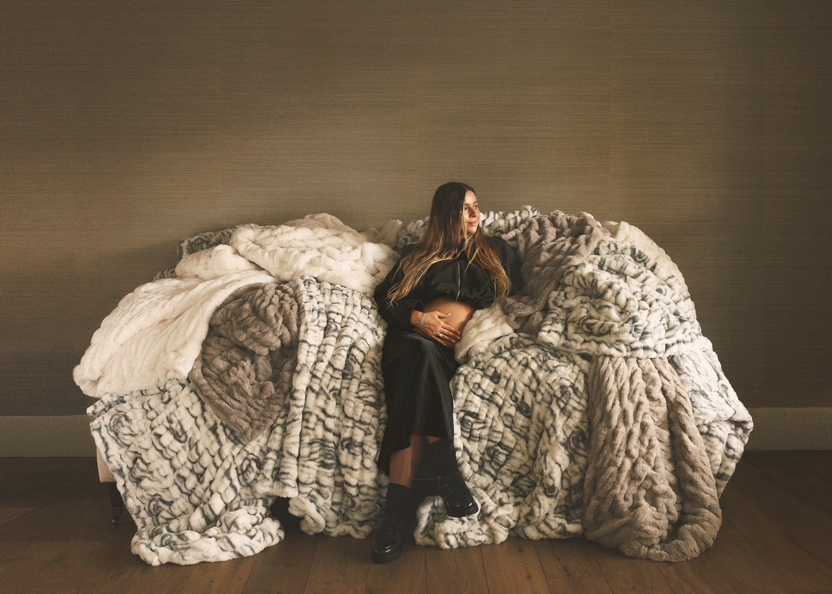 Hugs Haven Gray Blanket - Image 3