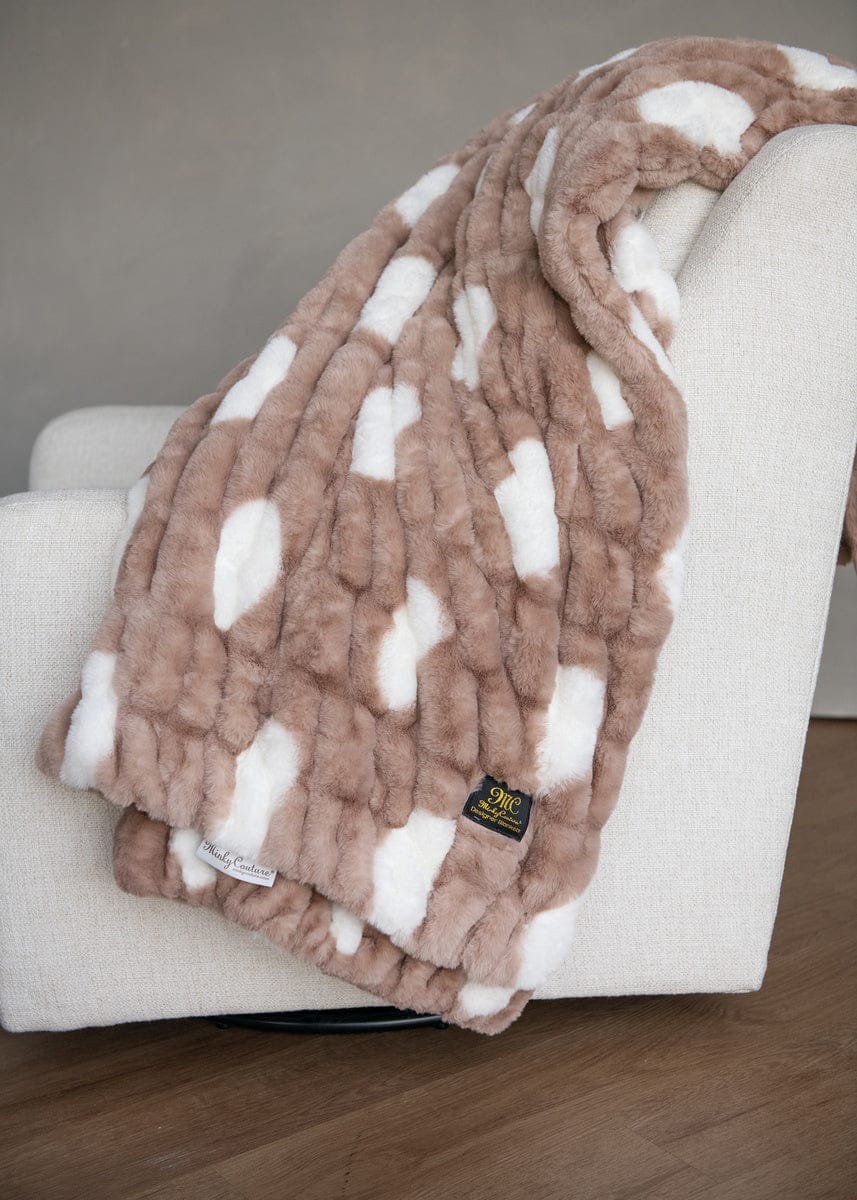 Hugs Polka Dot Milk Chocolate Blanket - Image 3