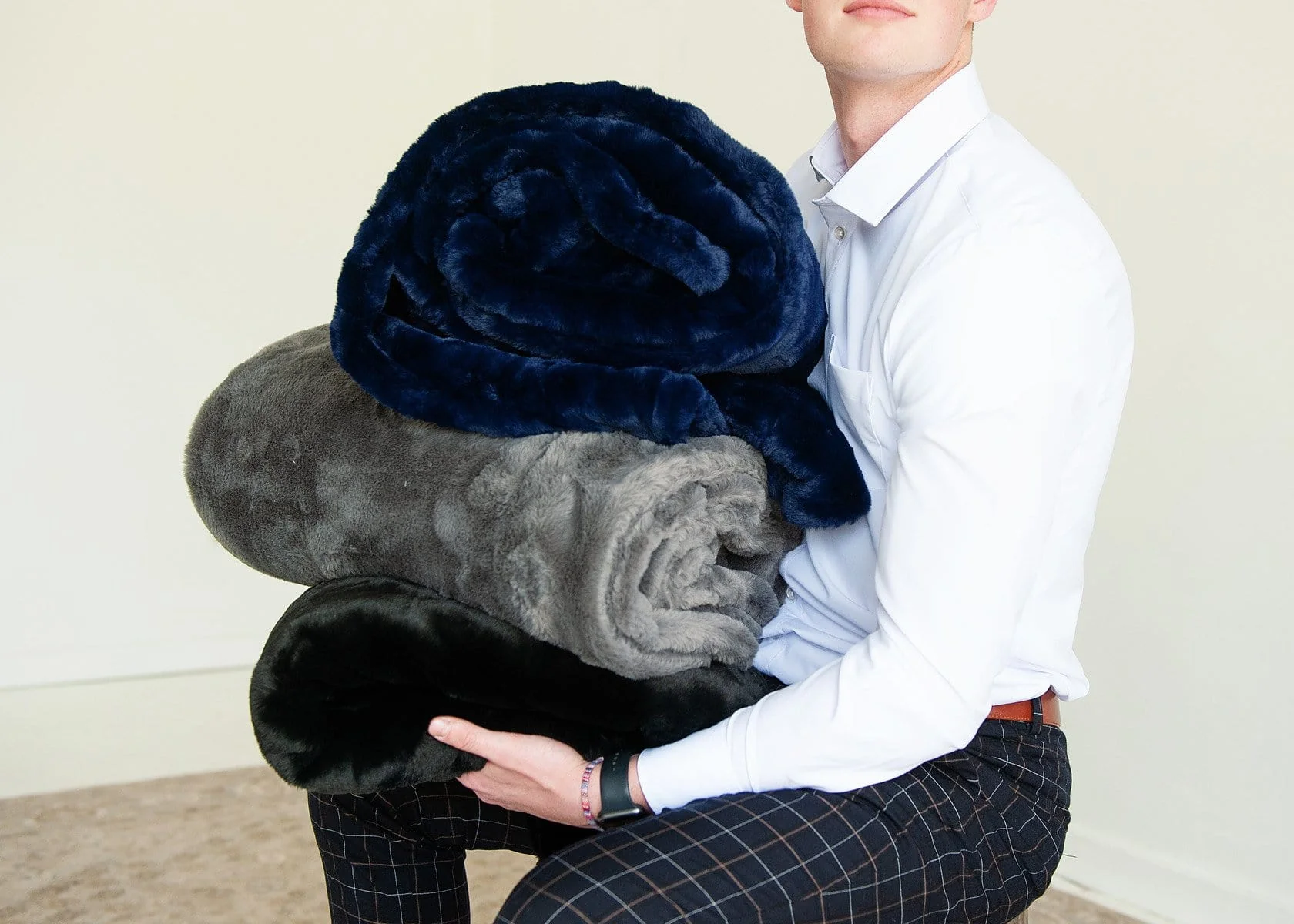 Lush Steel Gray Blanket - Image 3